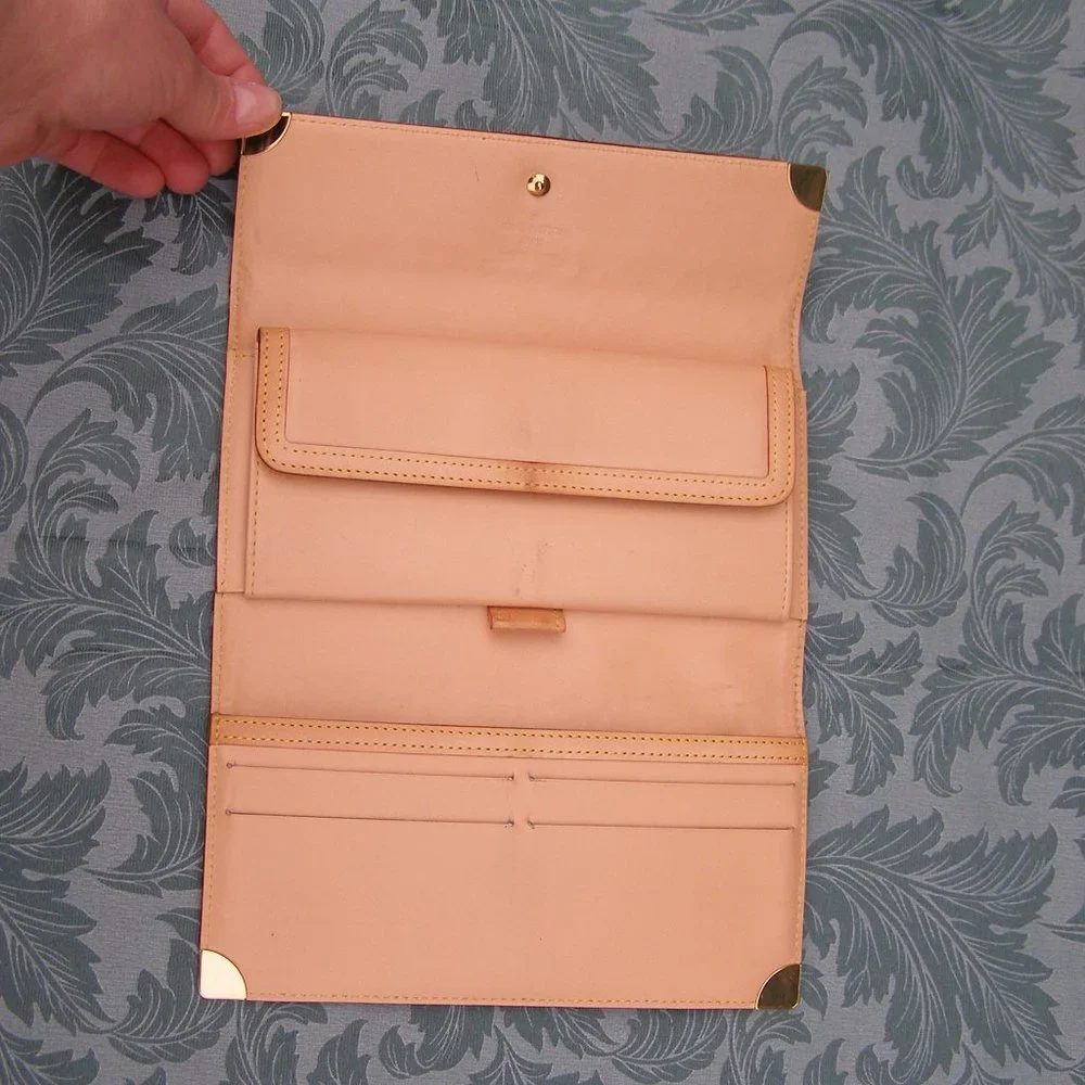 RARE Louis Vuitton x Murakami International Wallet EUC